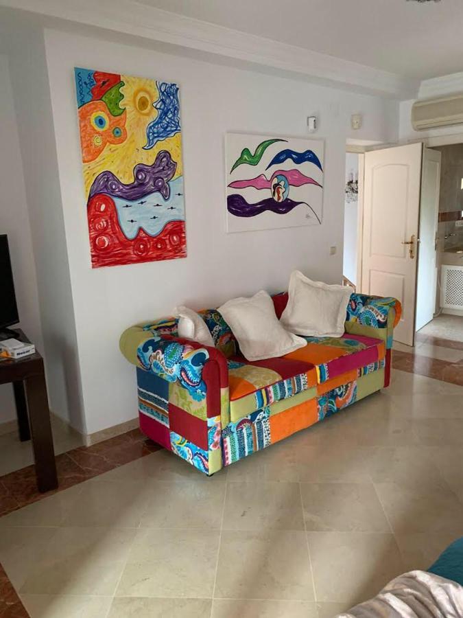 Chalet Con Piscina A 50 M De La Playa . Marbella Luaran gambar